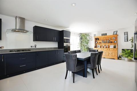 undefined, Elm Close, Southam