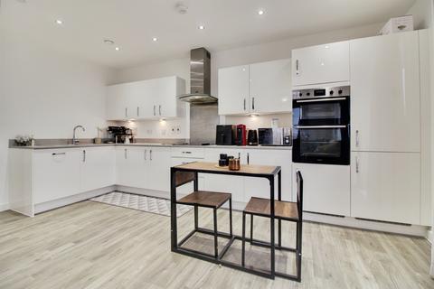 2 bedroom flat for sale, Hilltop Way, Hatfield