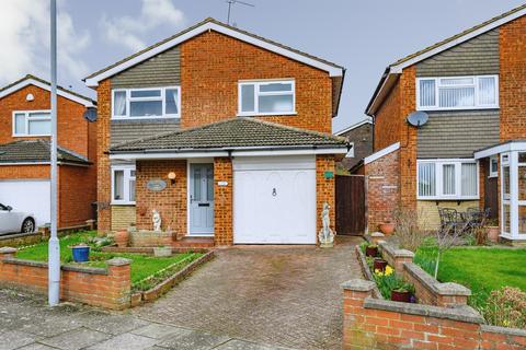 3 bedroom detached house for sale, Benson Close, Luton