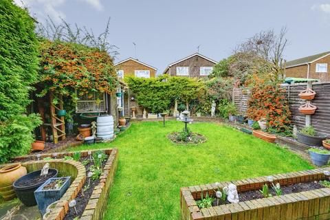 3 bedroom detached house for sale, Benson Close, Luton
