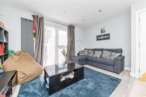 2 bedroom ground floor flat for sale, Aldykes, Hatfield