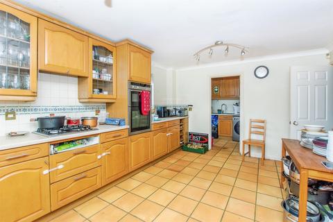 5 bedroom detached house for sale, Marlborough Court, Wisbech