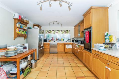 5 bedroom detached house for sale, Marlborough Court, Wisbech
