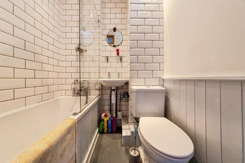 2 bedroom terraced house for sale, Albert Street, Newark