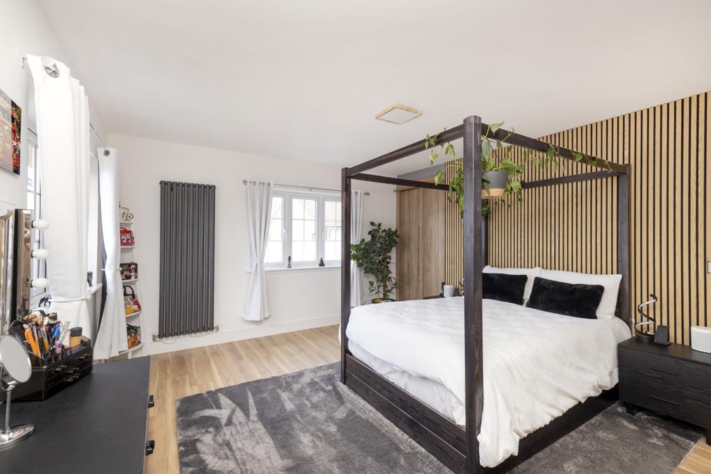 Master bedroom of 5 Old Quarry Road