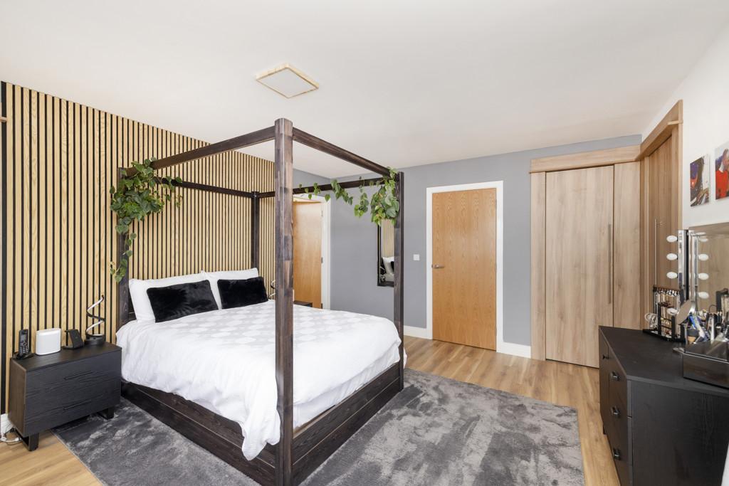 Master bedroom of 5 Old Quarry Road