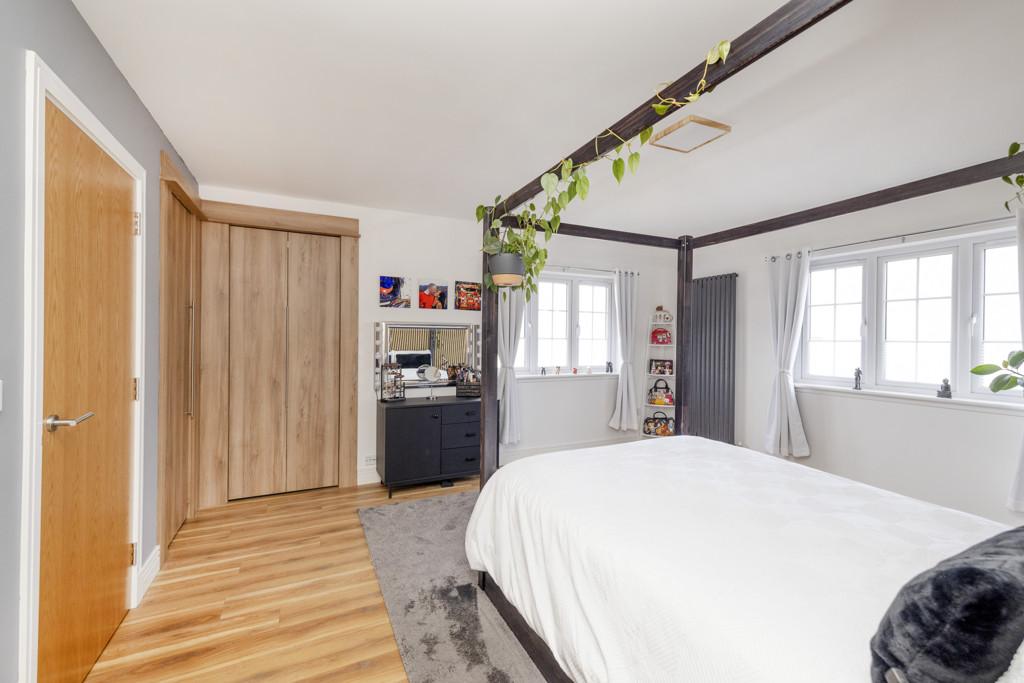 Master bedroom of 5 Old Quarry Road