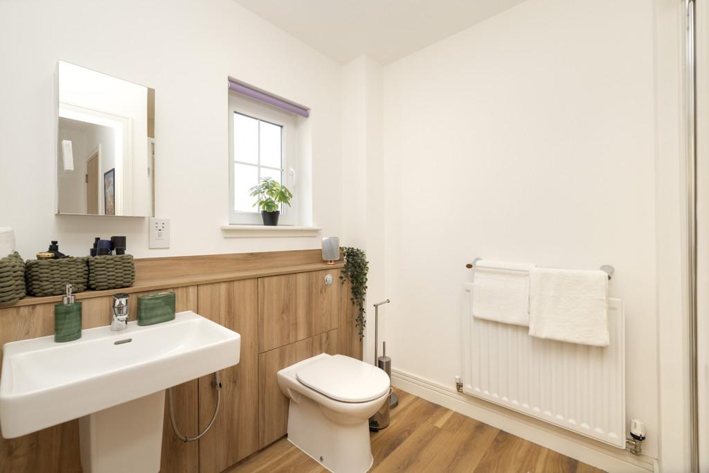 Double bedroom 2 en suite shower room of 5 Old...