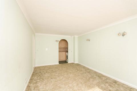1 bedroom ground floor flat for sale, St. Johns Road, Eastbourne