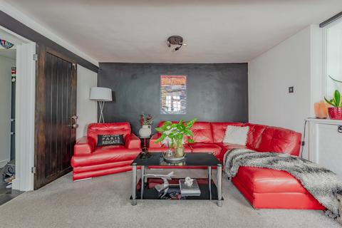 2 bedroom end of terrace house for sale, High Street, Nutfield, Redhill