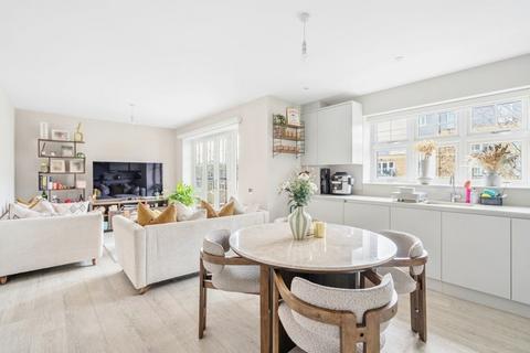 2 bedroom apartment for sale, Hillgrove House, 186a High Street, Edgware HA8