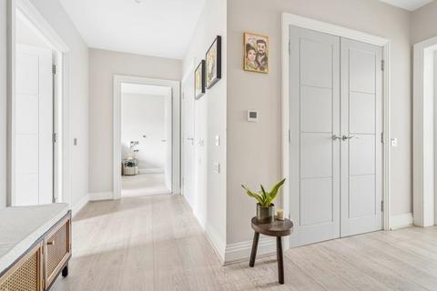 2 bedroom apartment for sale, Hillgrove House, 186a High Street, Edgware HA8