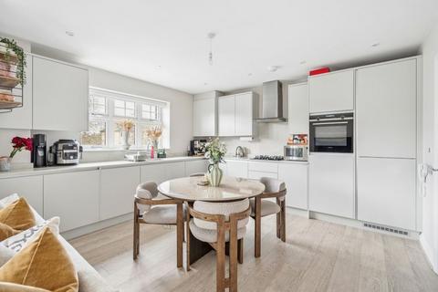 2 bedroom apartment for sale, Hillgrove House, 186a High Street, Edgware HA8