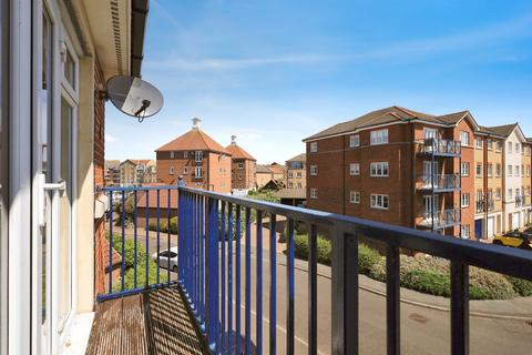 2 bedroom flat for sale, Santa Cruz Drive, Eastbourne