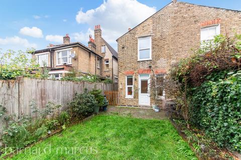 2 bedroom flat for sale, Burghill Road, London