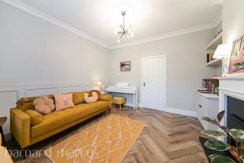 2 bedroom flat for sale, Burghill Road, London