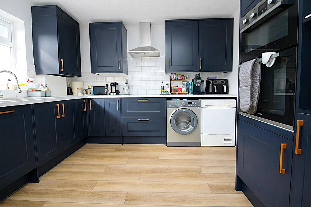 Modern Fitted Kitchen