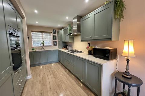 4 bedroom detached house for sale, Clarence Drive, Darlington
