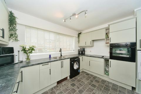 2 bedroom ground floor flat for sale, Hastings Road, Bexhill-On-Sea