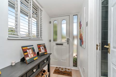 undefined, Tudor Close, Bromham, Bedford