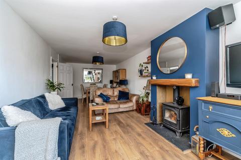 undefined, Tudor Close, Bromham, Bedford