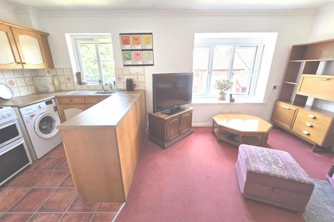 2 bedroom apartment for sale, High Road, Broxbourne