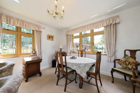 2 bedroom detached bungalow for sale, Bridgnorth Road, Kidderminster