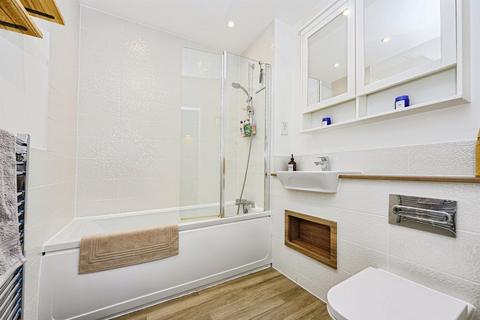 2 bedroom flat for sale, Hansell Gardens, St. Albans