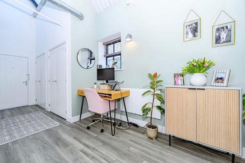 2 bedroom flat for sale, Hansell Gardens, St. Albans