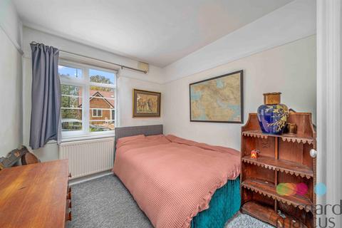 undefined, Rosebank Close, London