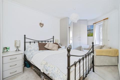 2 bedroom retirement property for sale, Abbey Road, Torquay