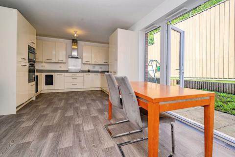 undefined, Armstrong Road, Luton