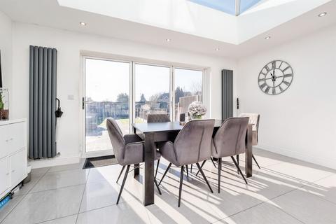 4 bedroom semi-detached house for sale, Wennington Road, Rainham