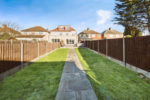 4 bedroom semi-detached house for sale, Wennington Road, Rainham