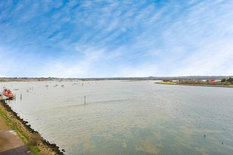 2 bedroom apartment for sale, Lifeboat Quay, Poole