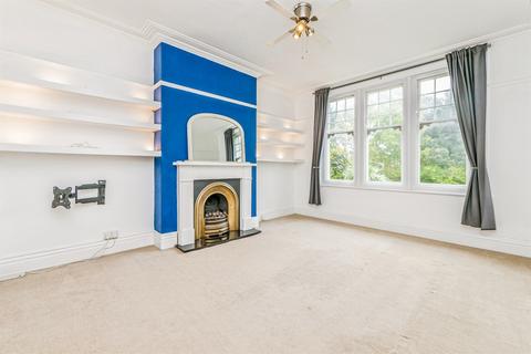 3 bedroom flat for sale, Pen-Y-Lan Road, Penylan, Cardiff