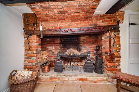 5 bedroom end of terrace house for sale, Station Road, Long Marston, Tring