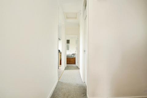 2 bedroom flat for sale, Linnet Close, Cardiff