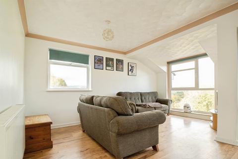 2 bedroom flat for sale, Linnet Close, Cardiff