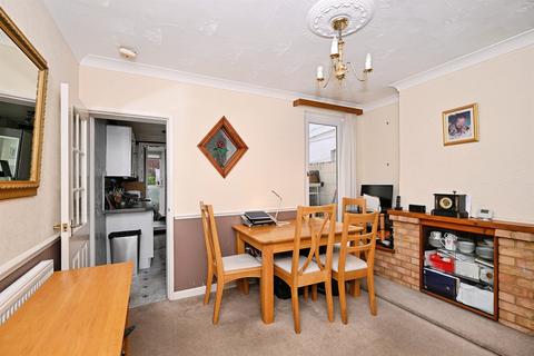 2 bedroom terraced house for sale, Glanville Road, Gillingham