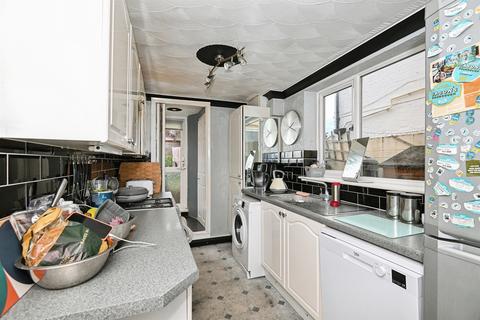 2 bedroom terraced house for sale, Glanville Road, Gillingham