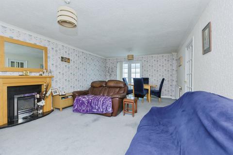 5 bedroom detached house for sale, Pennine Close, Oadby, Leicester