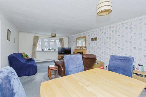 5 bedroom detached house for sale, Pennine Close, Oadby, Leicester