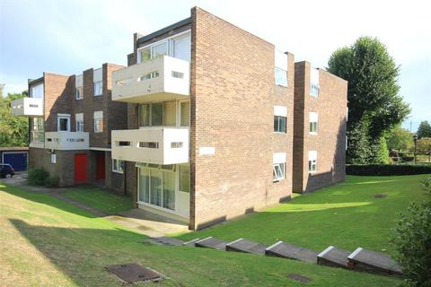 2 bedroom flat for sale, Park Drive, Surrey GU22