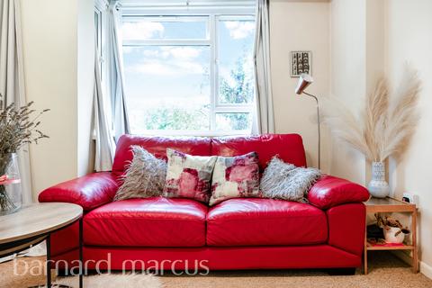 1 bedroom flat for sale, Tildesley Road, London