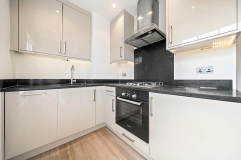 Studio to rent, King's Road, Chelsea