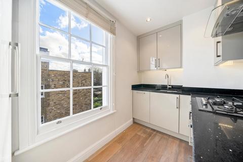 Studio to rent, King's Road, Chelsea