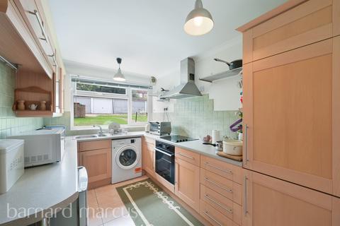 2 bedroom ground floor flat for sale, Cranes Park Crescent, SURBITON