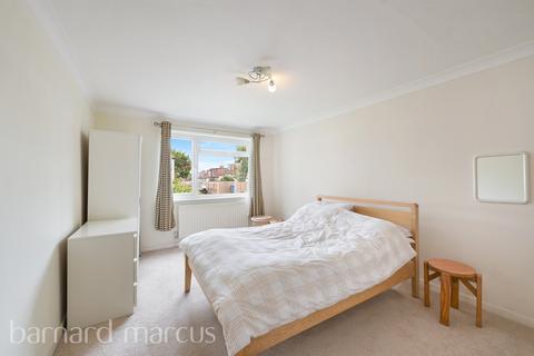 2 bedroom ground floor flat for sale, Cranes Park Crescent, SURBITON