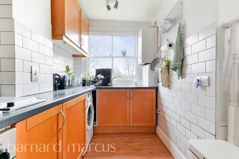 2 bedroom flat for sale, Offerton Road, London